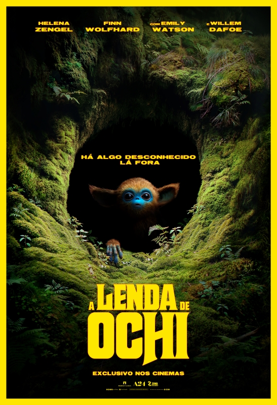 Cartaz de divulgação do filme. Ao centro da imagem, uma criatura está dentro um buraco escuro em uma superfície coberta por musgo verde e pequenas plantas. A criatura é pequena e está com apenas a cabeça e uma pata para fora do buraco. Ela tem corpo peludo em tom castanho, olhos grandes e arredondados, pele azulada no rosto e nas mãos, e orelhas pontudas, compridas para os lados. Acima da criatura, em letras amarelas sobre a penumbra do buraco: 